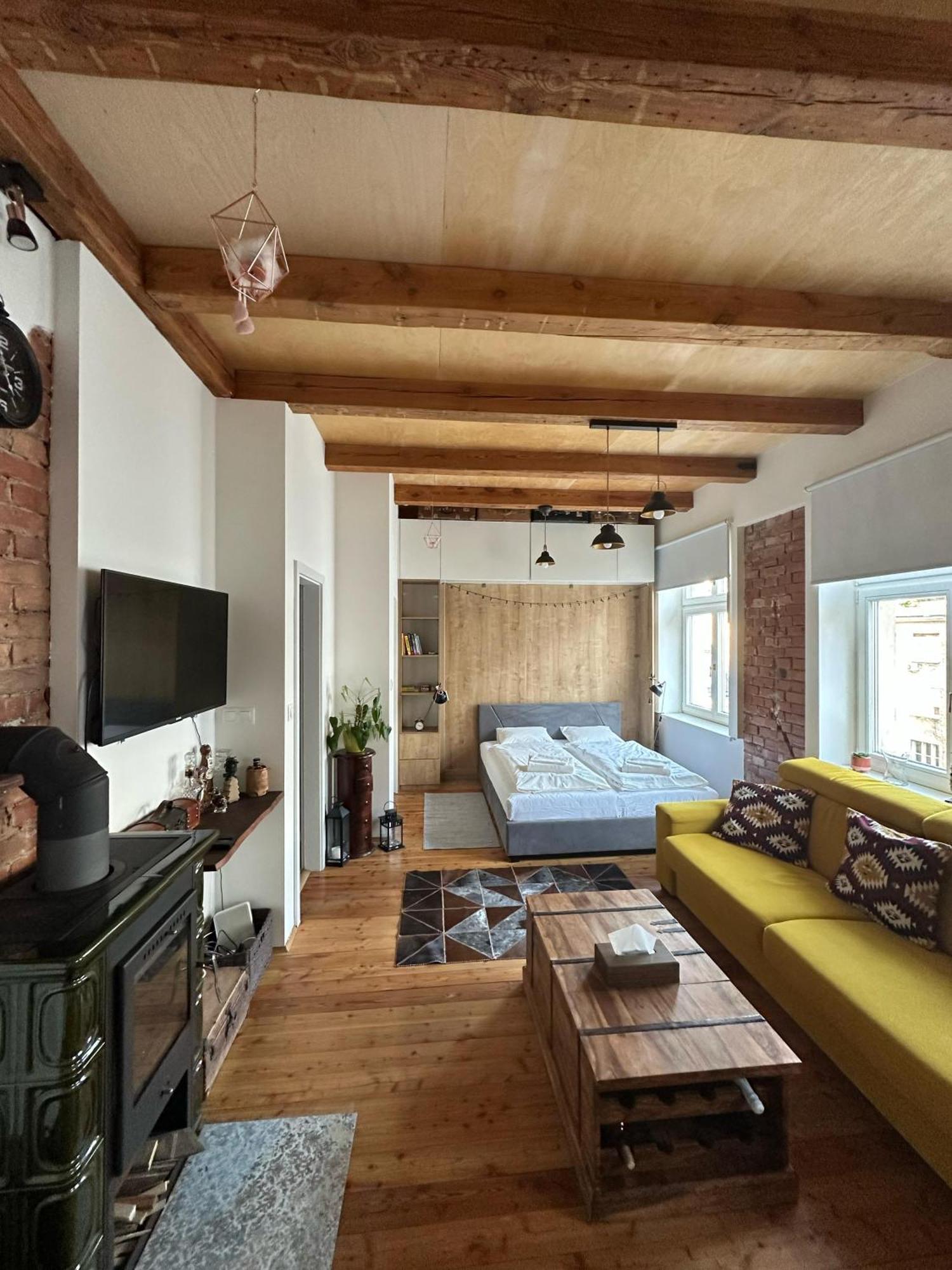 Vintage Modern Old Town Apartament